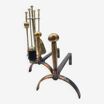 Pair of copper andirons and its valet