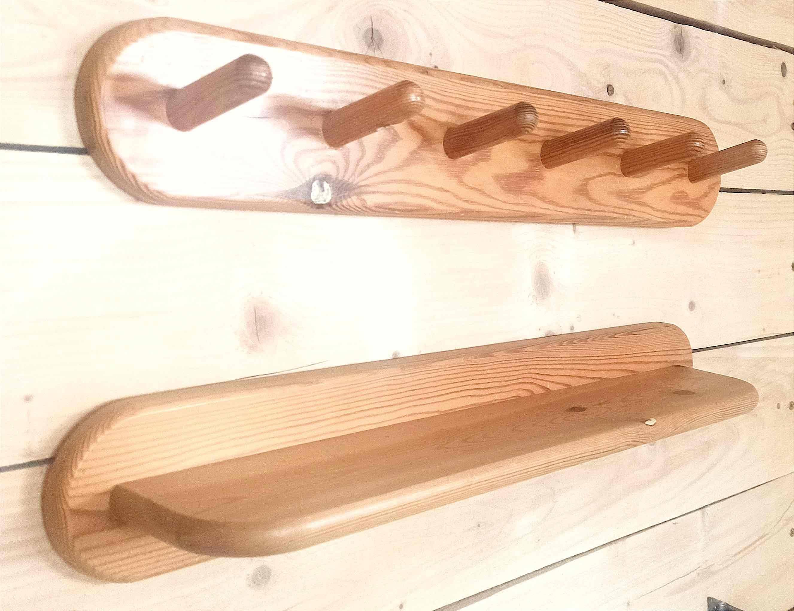 Set of 1 coat hook and 1 wall shelf in Pine from the 1970s.