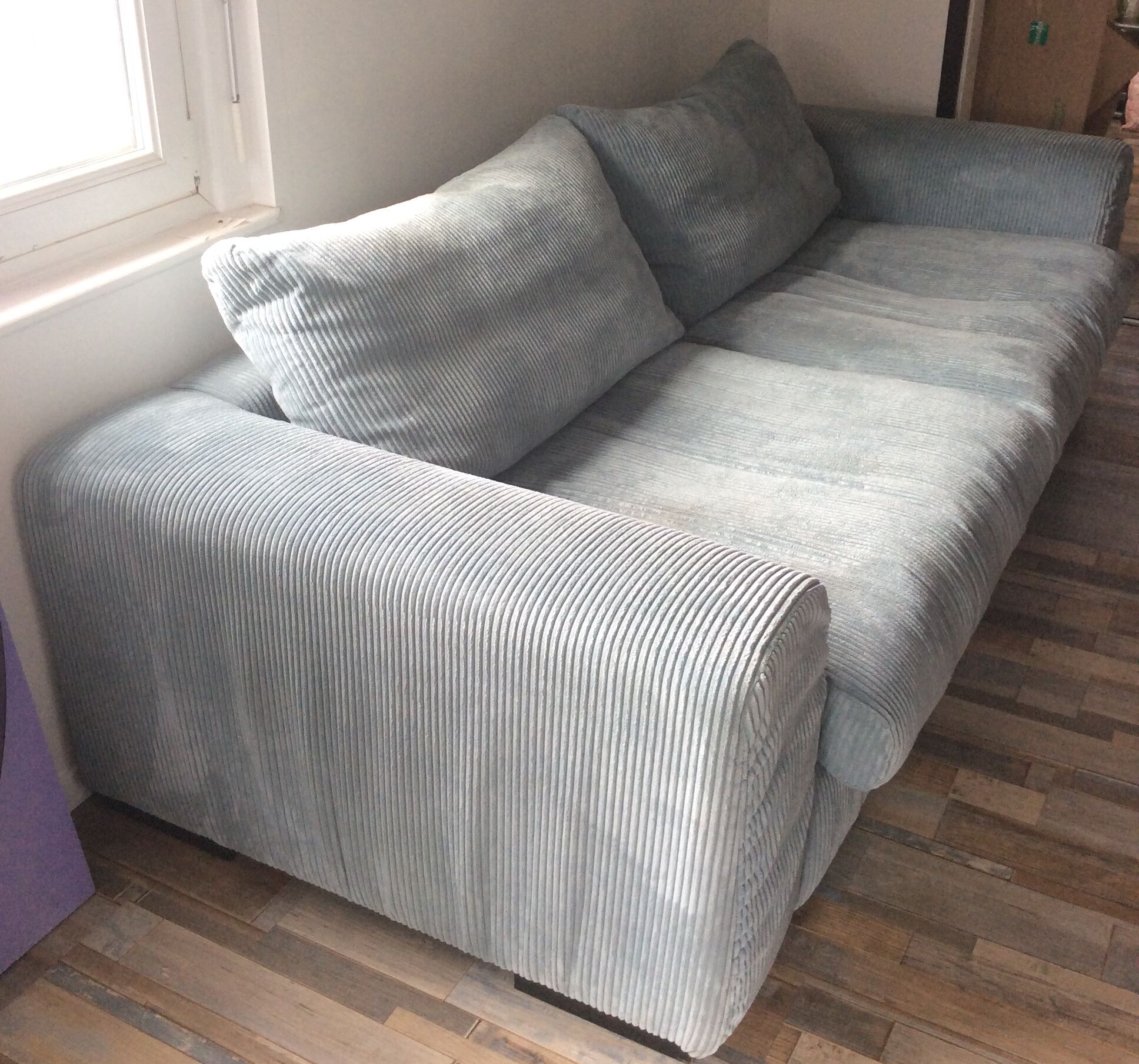 Sky blue ribbed 3-seater sofa