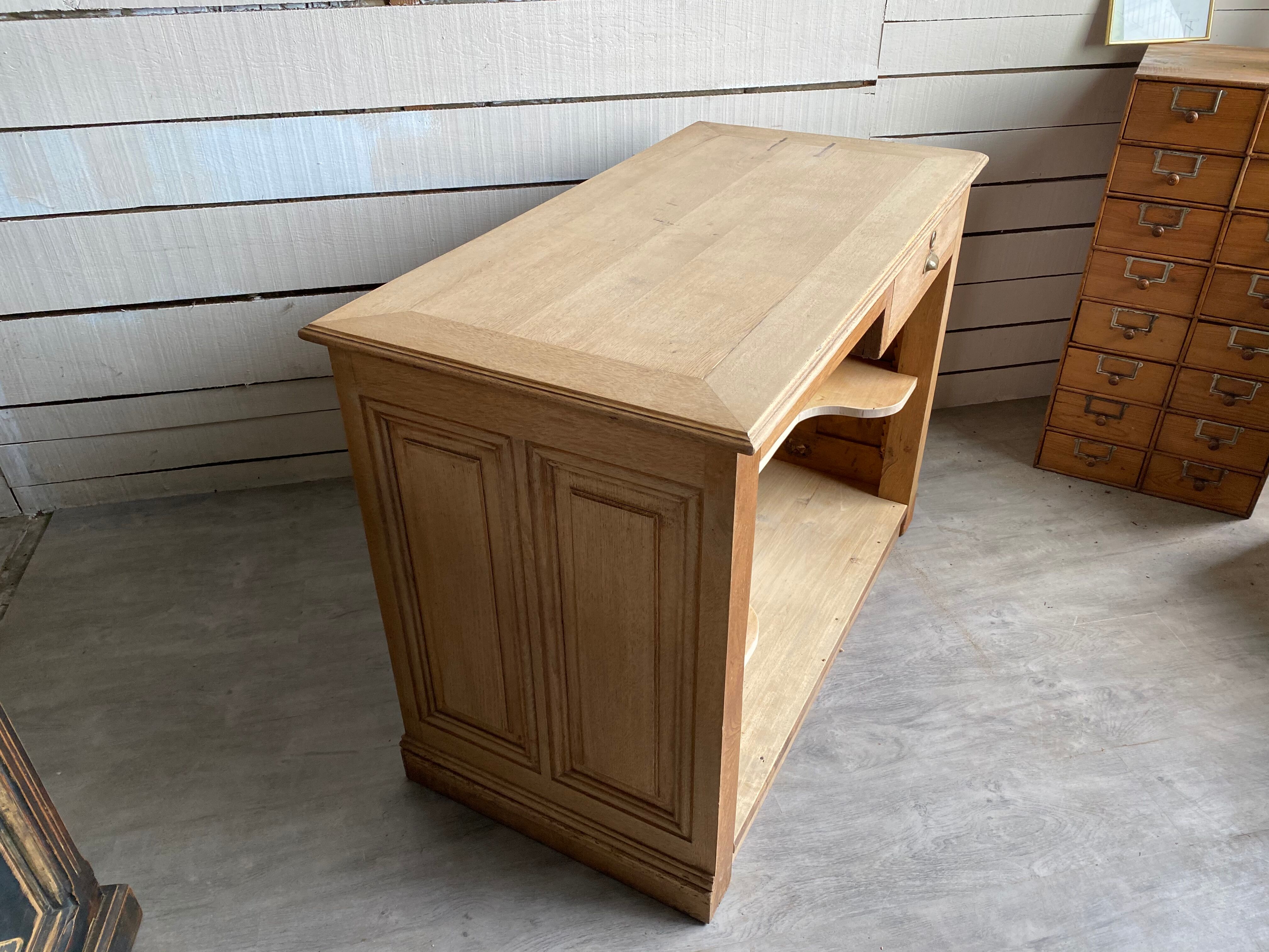 Oak counter
