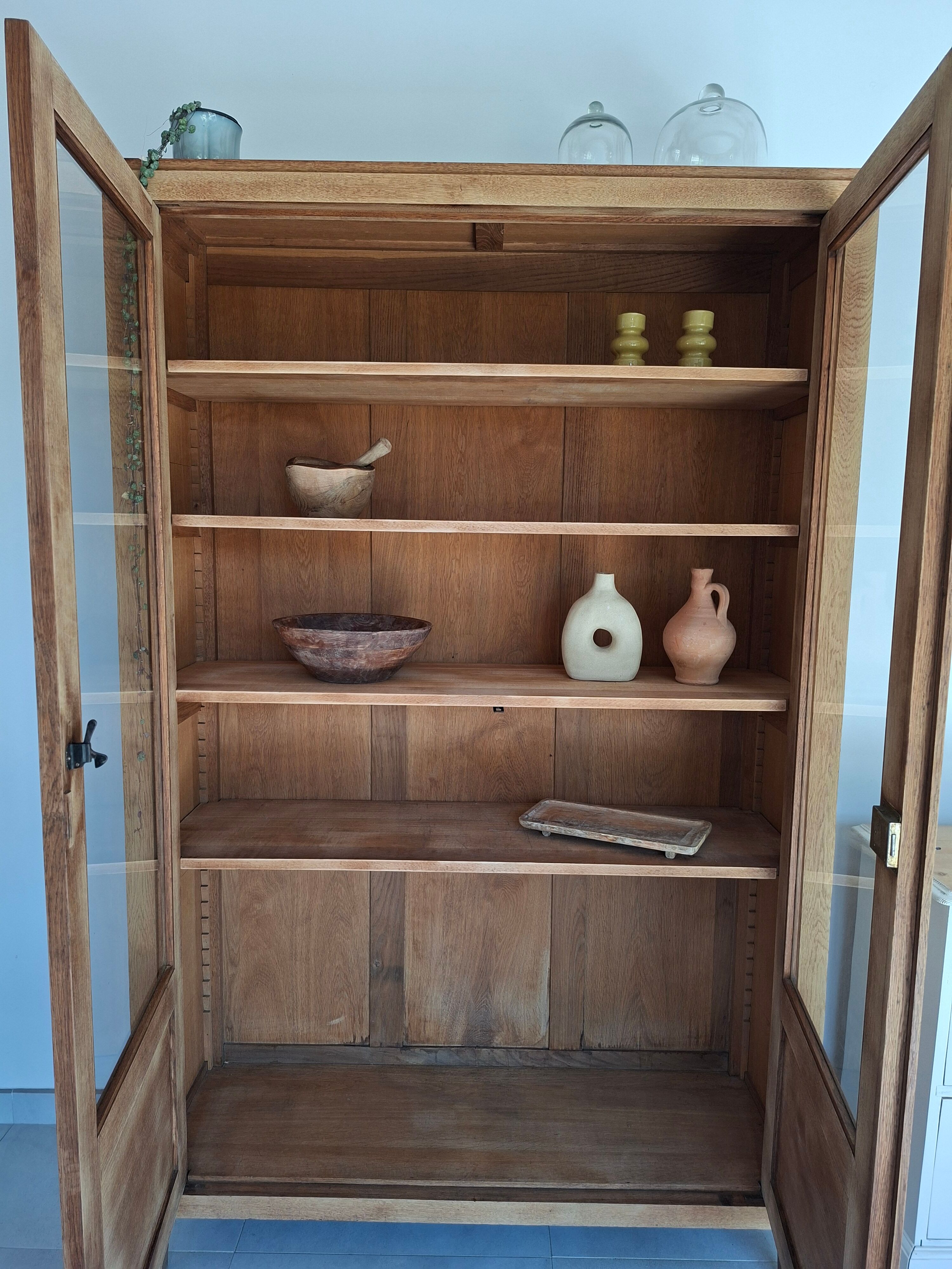 Parisian display cabinet in solid oak