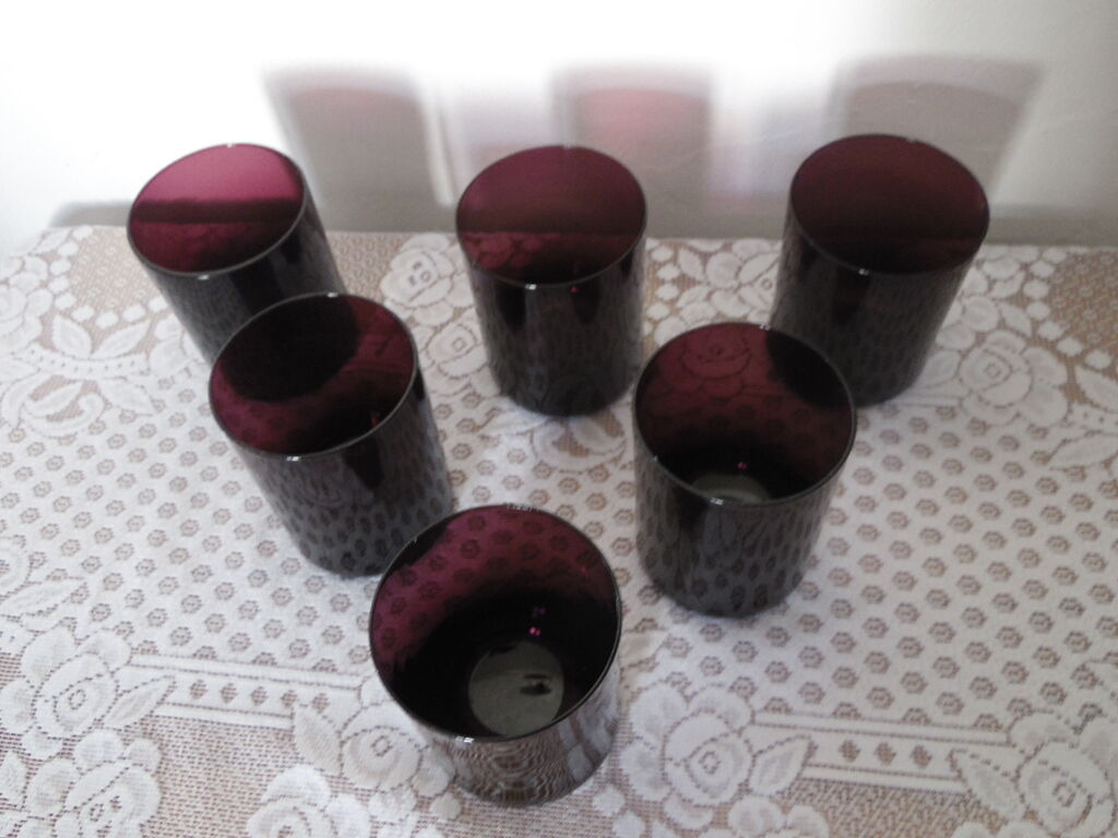 6 eggplant-colored glass cups