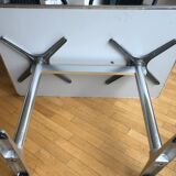 Table déjeuner aluminium - design