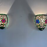 Paire d’appliques murales style Tiffany en mosaïque de verre coloré