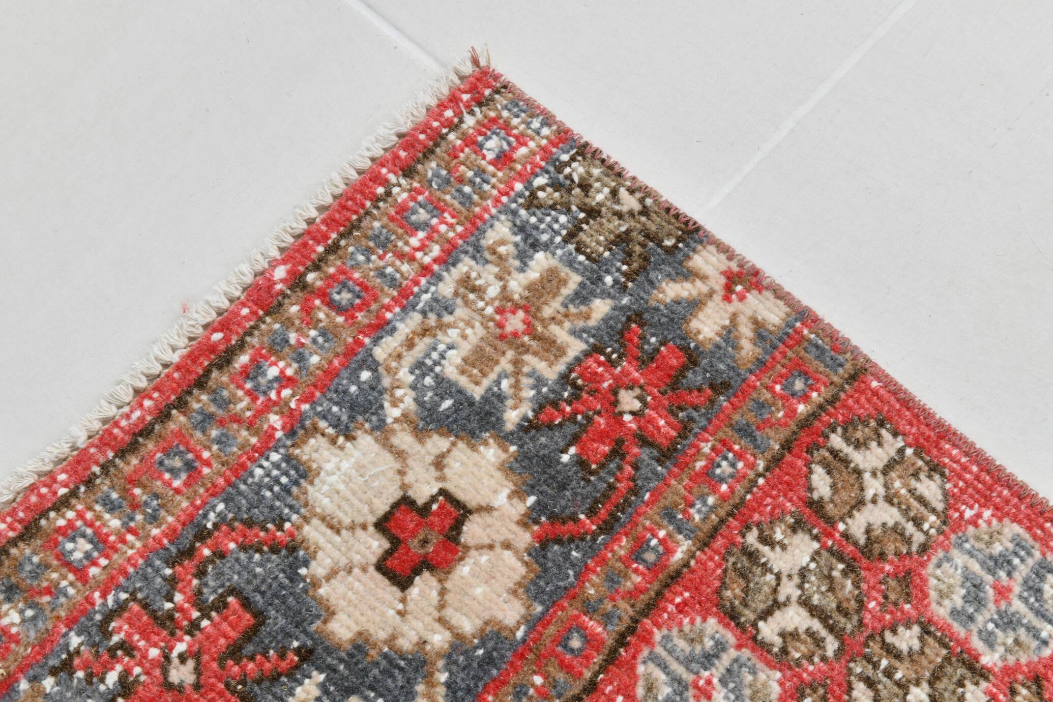 3x10 Red & Beige Persian Runner Rug, 81x302Cm