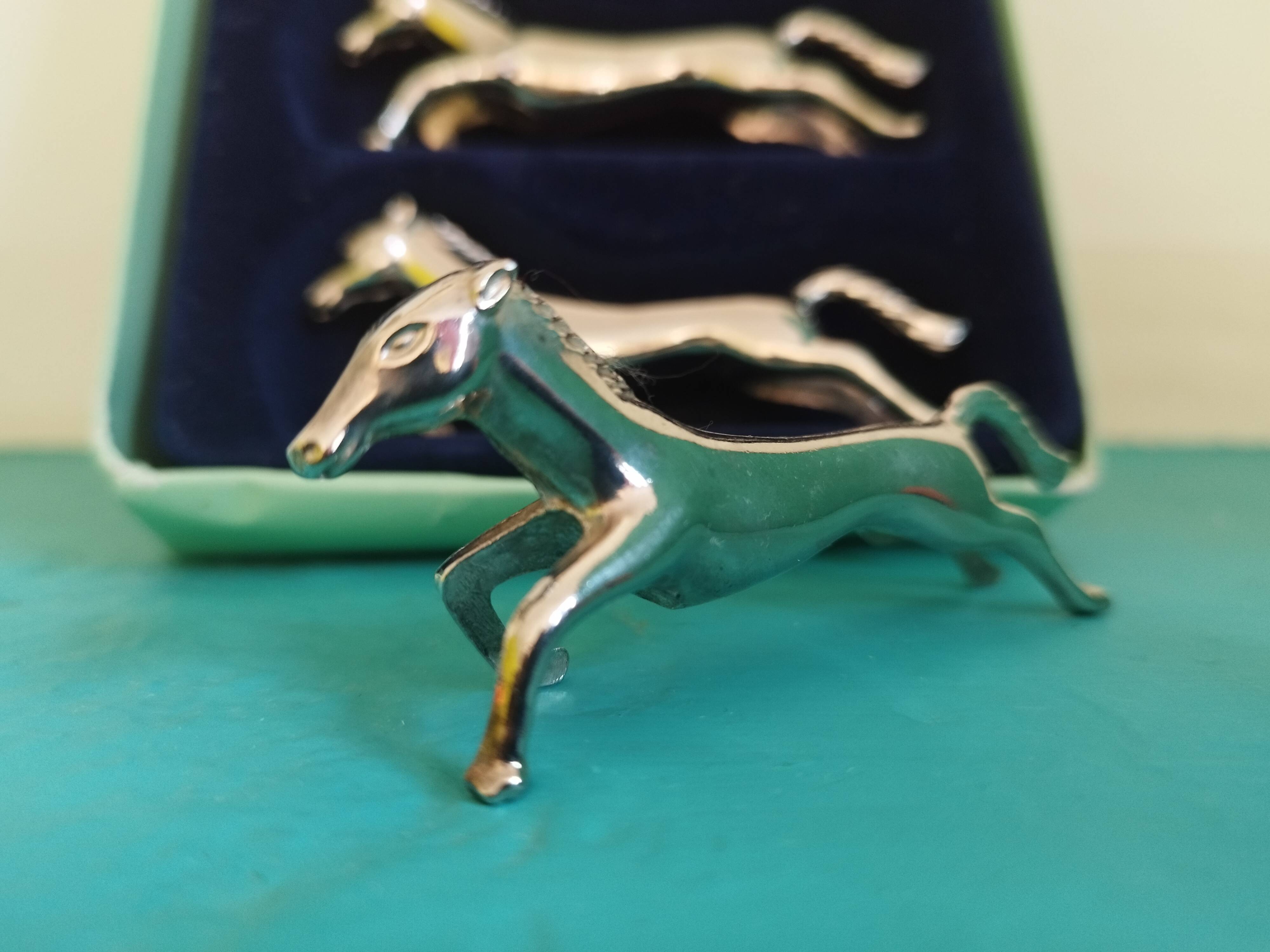 Chrome-plated metal knife holder - Racehorses