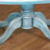Oval coffee table