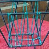 Metal magazine rack scoubidou
