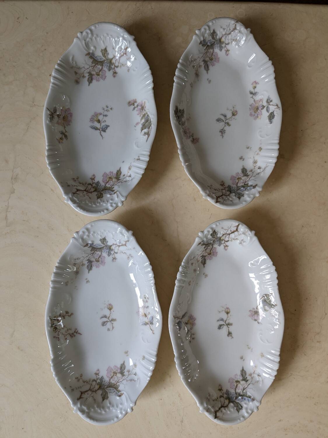 Four earthenware bowls A Hache & Compagnie Vierzon