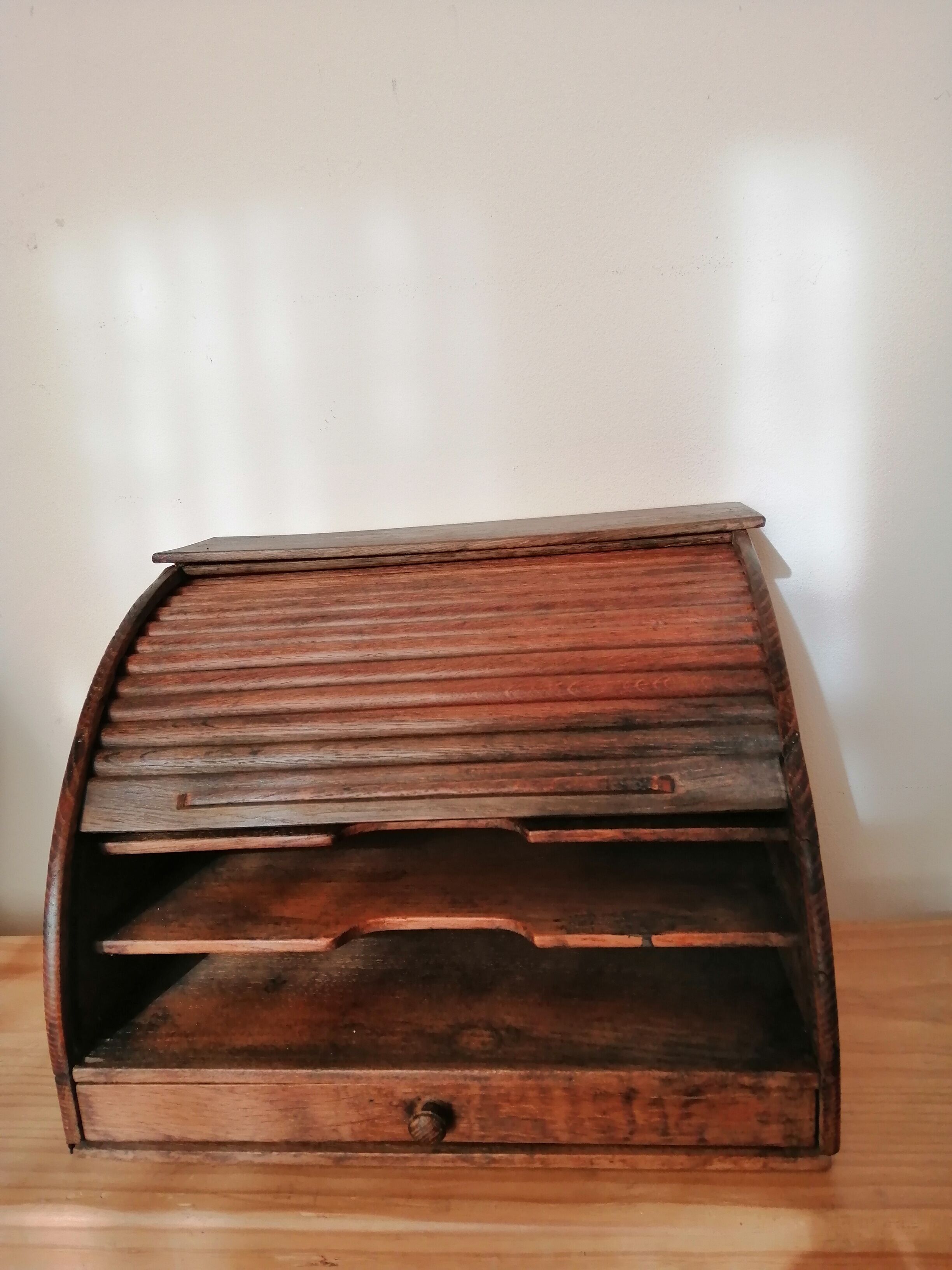 Wooden curtain binder