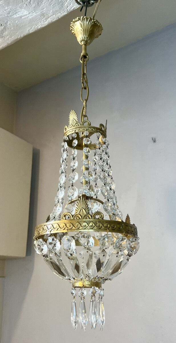 Small basket chandelier hot air balloon