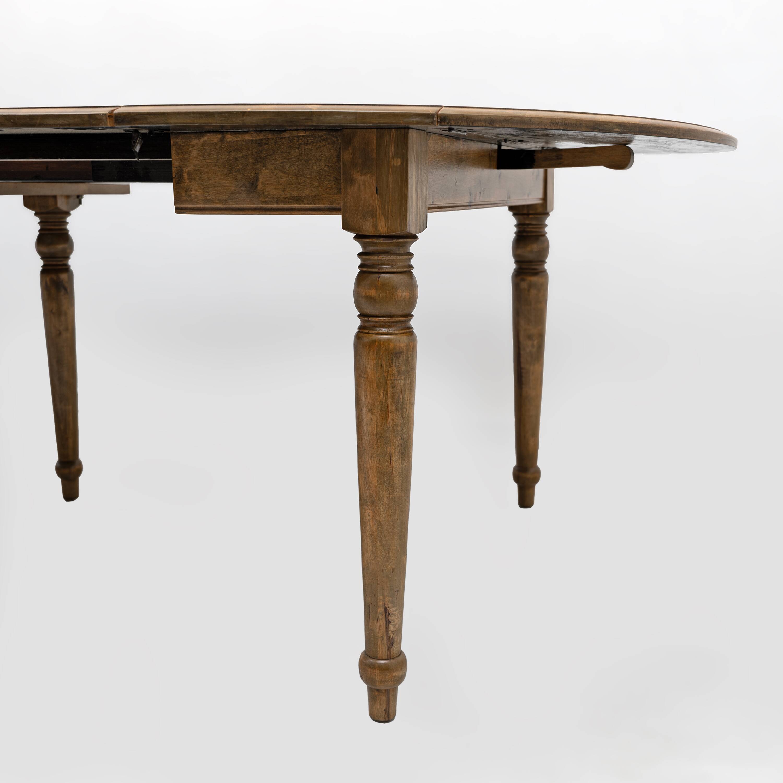 19th Century Tuscan Elm Extendable Round Dining Table with Five Leaves