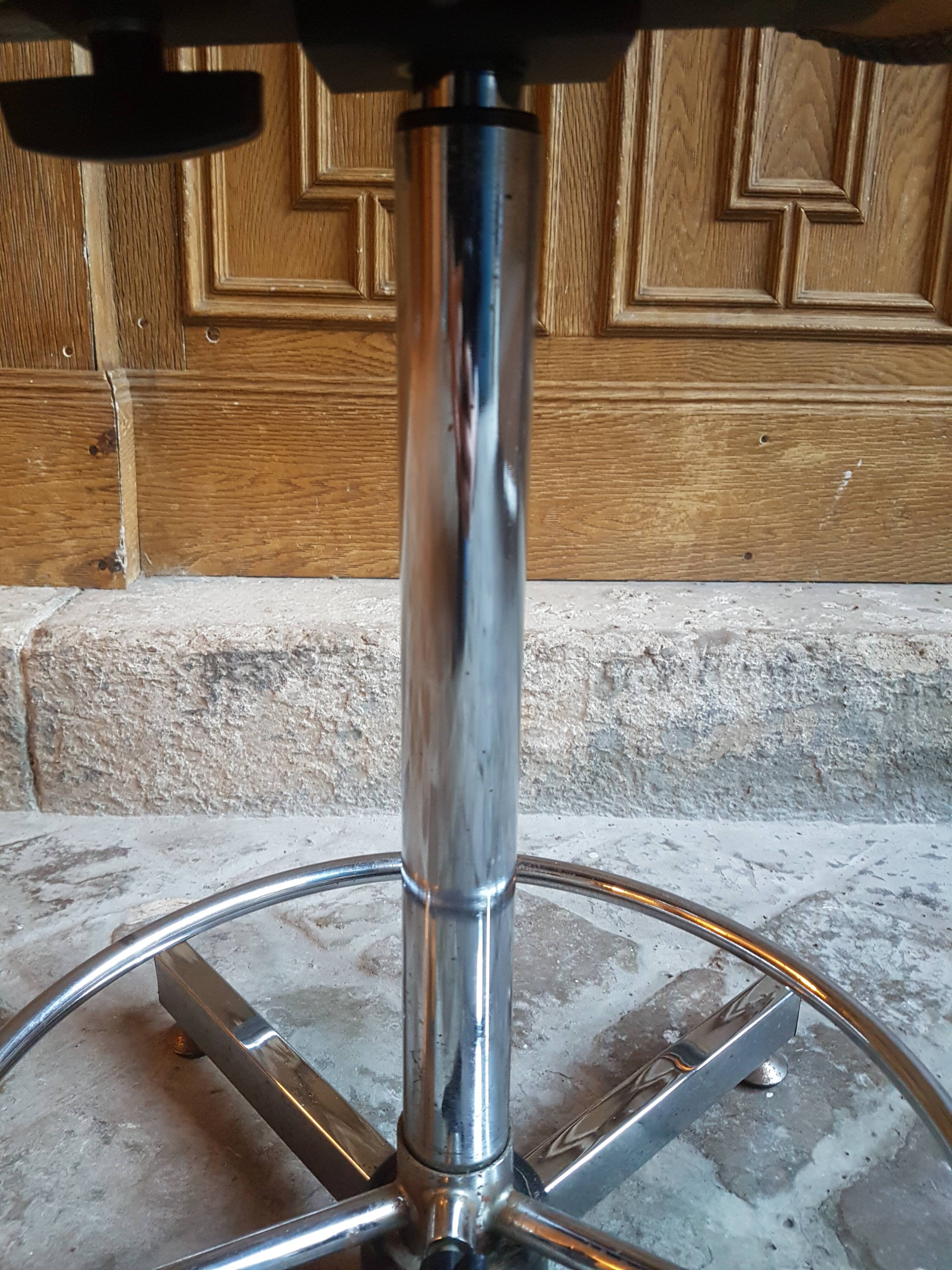 Chaise industrielle vintage Kor