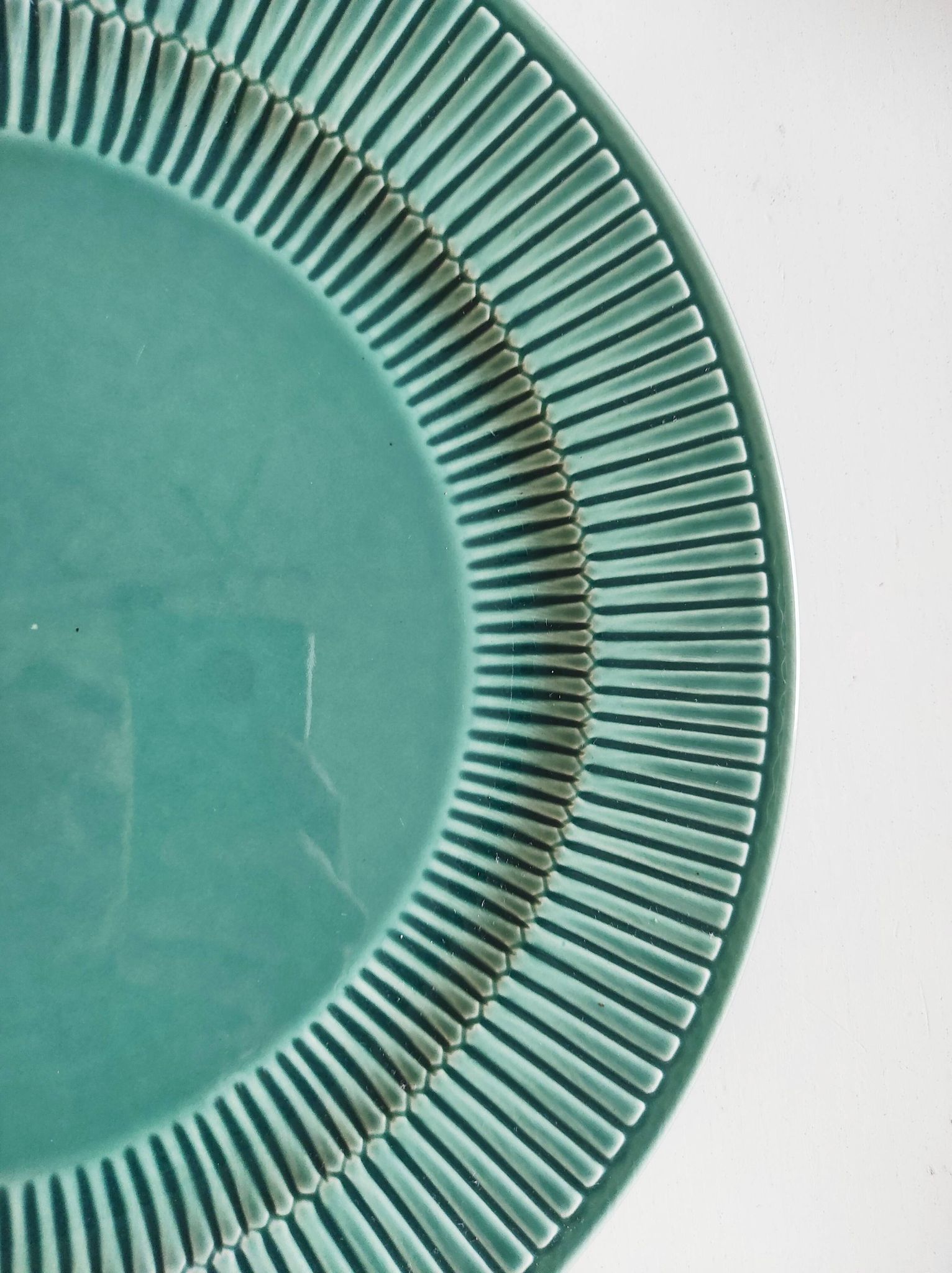 Plat en faïence Royal Boch vert 31 cm