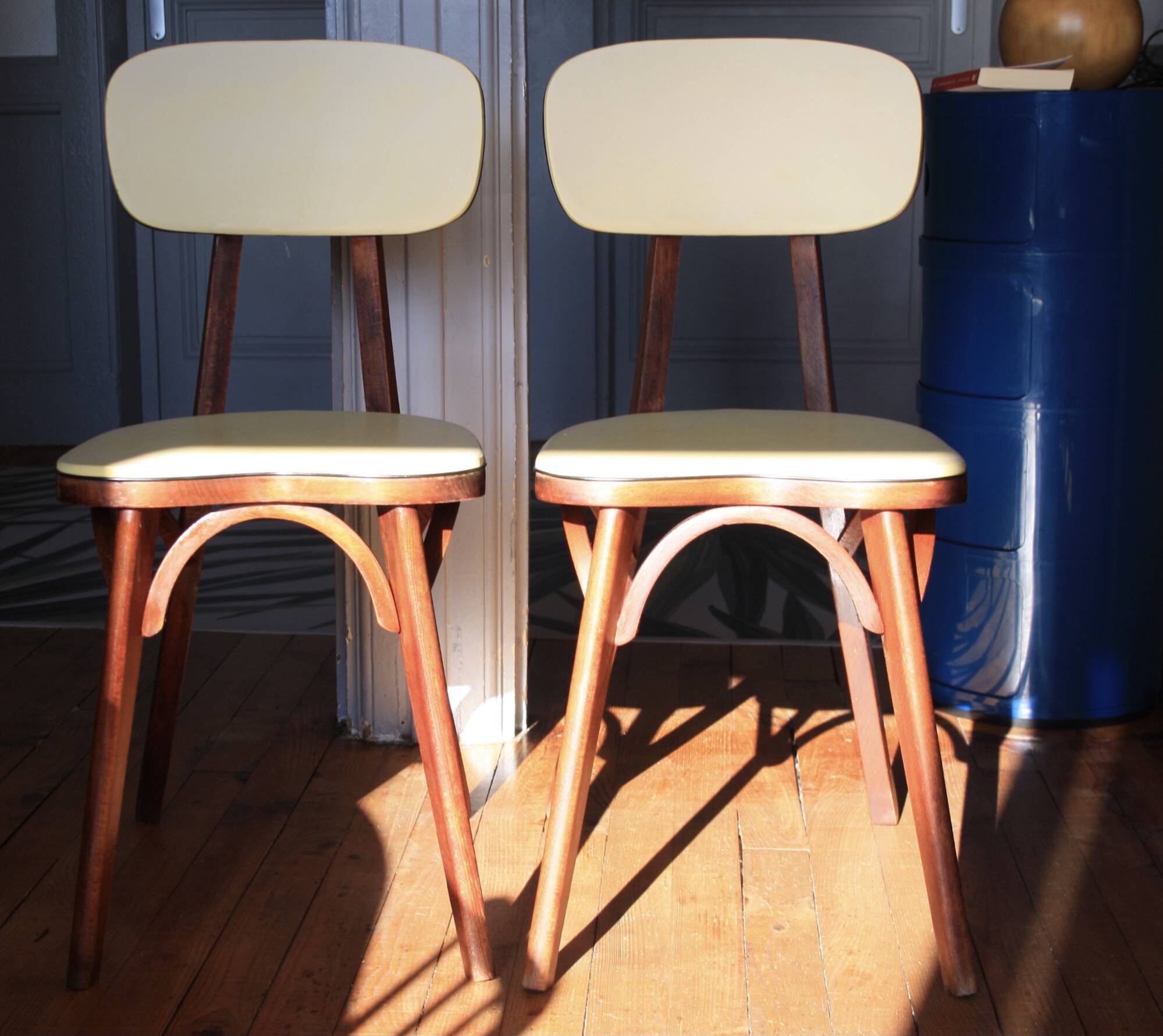 Baumann yellow heart chairs