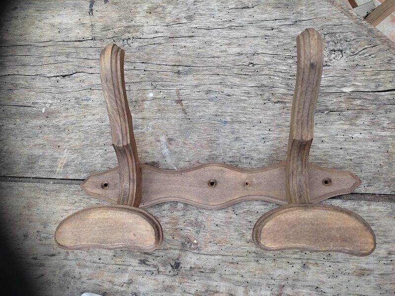 Coat rack patinated wood 2 hooks old dp 0722106