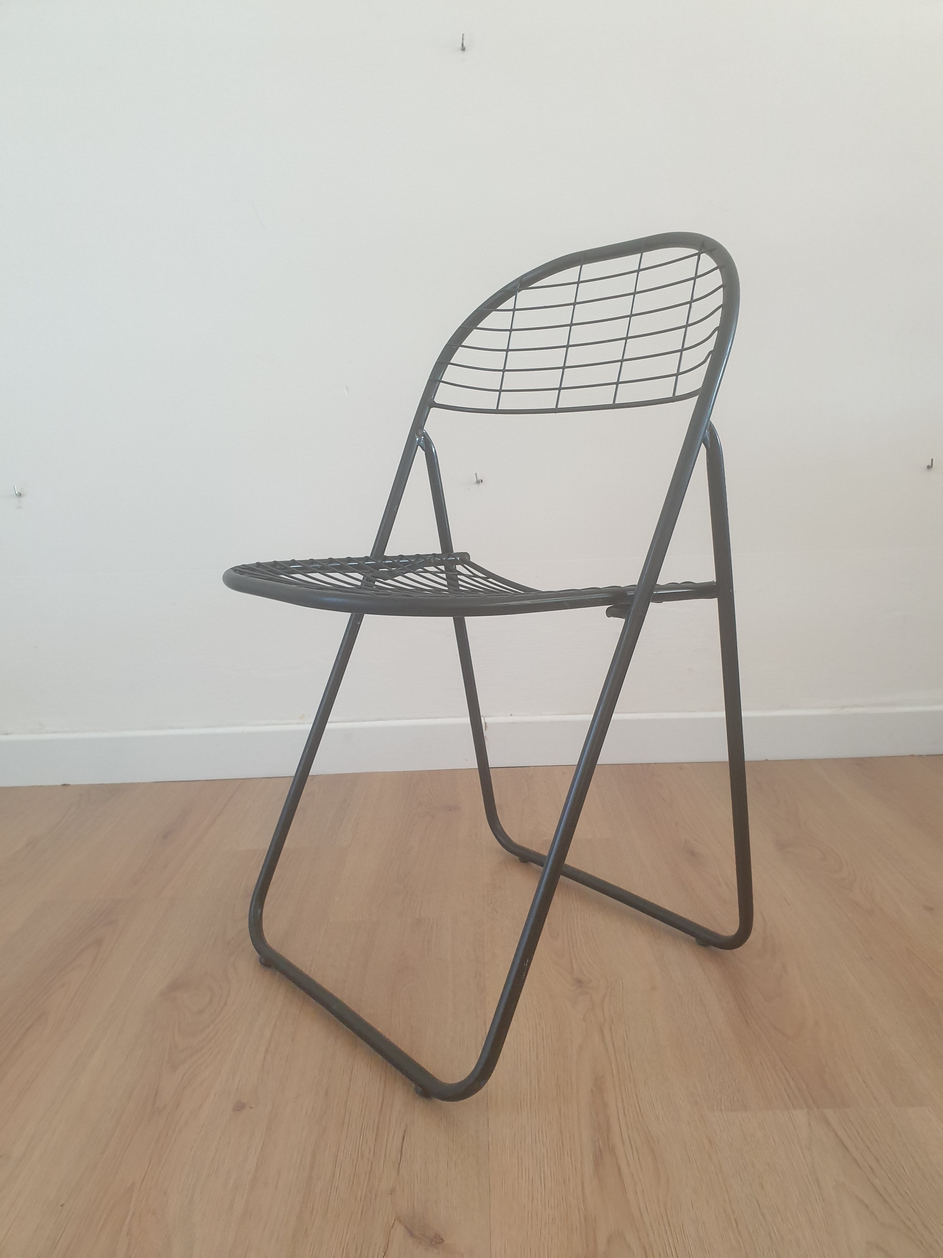 Set of 4 folding chairs