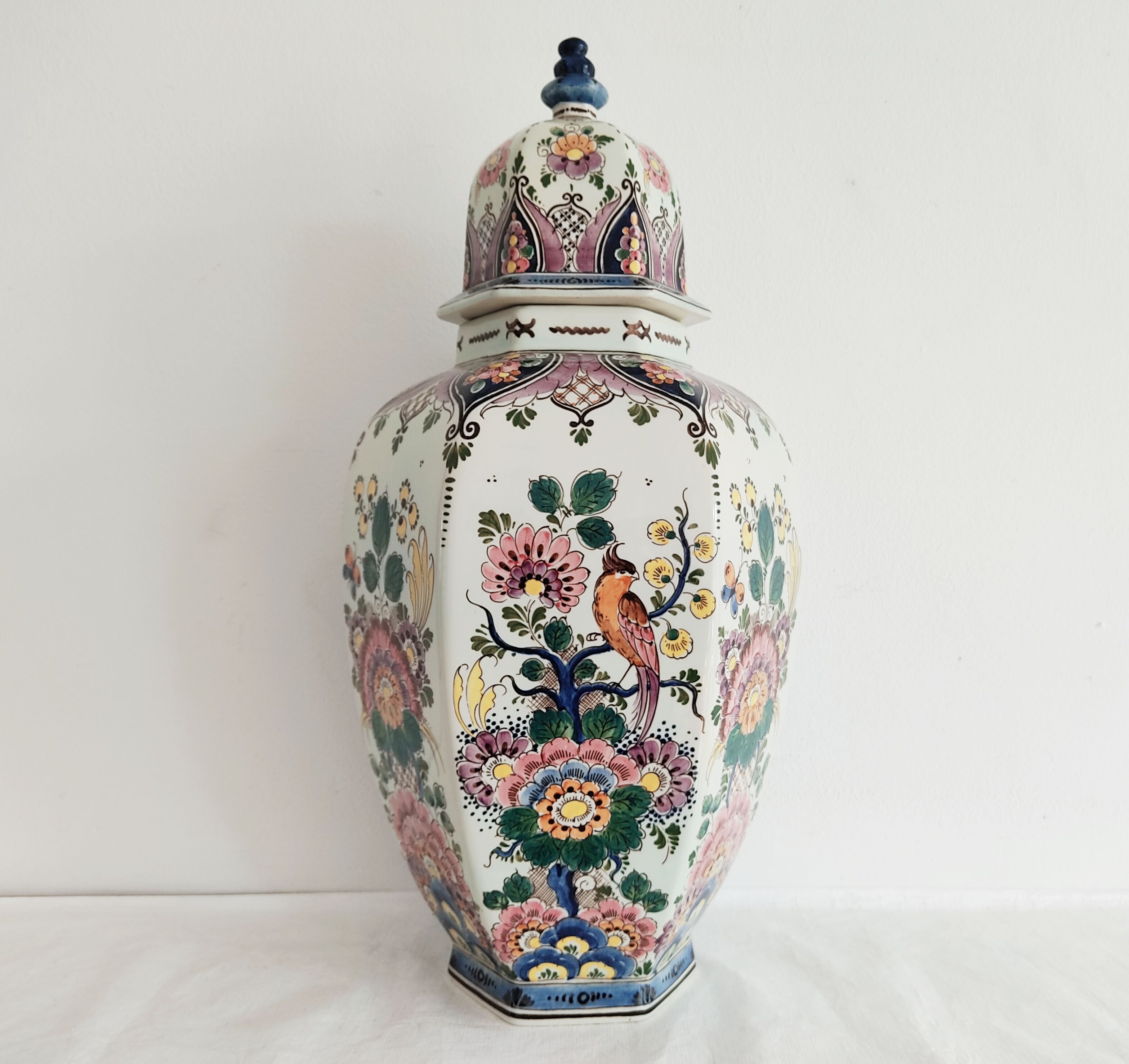 Delft potiche vase polychrome parakeets decoration