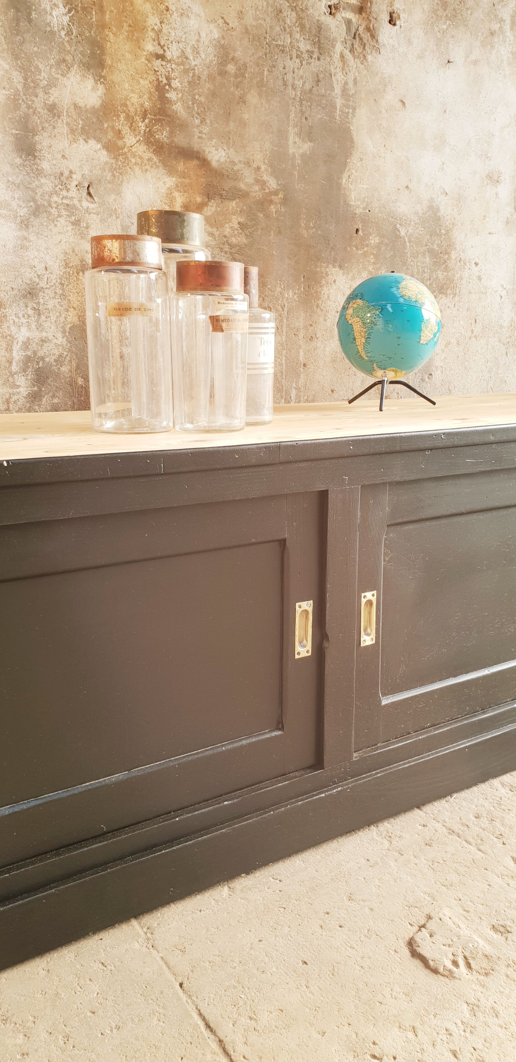 Trade furniture