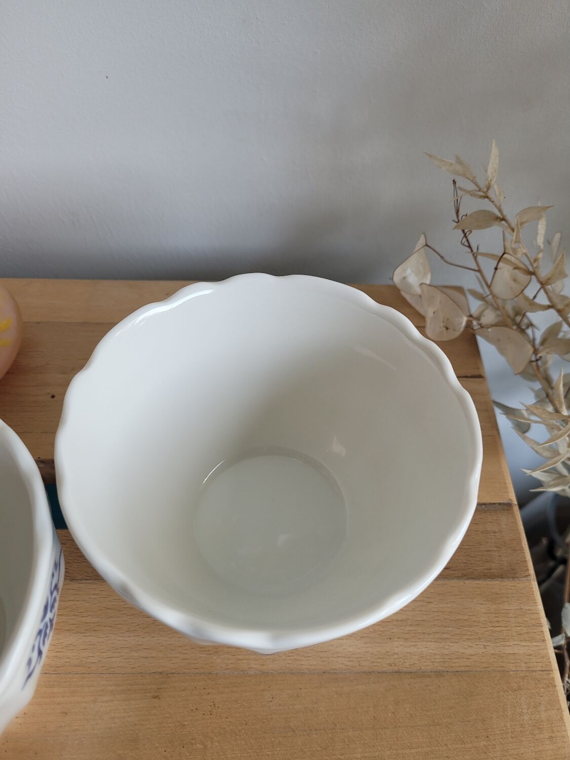 Duo of opaque porcelain bowls