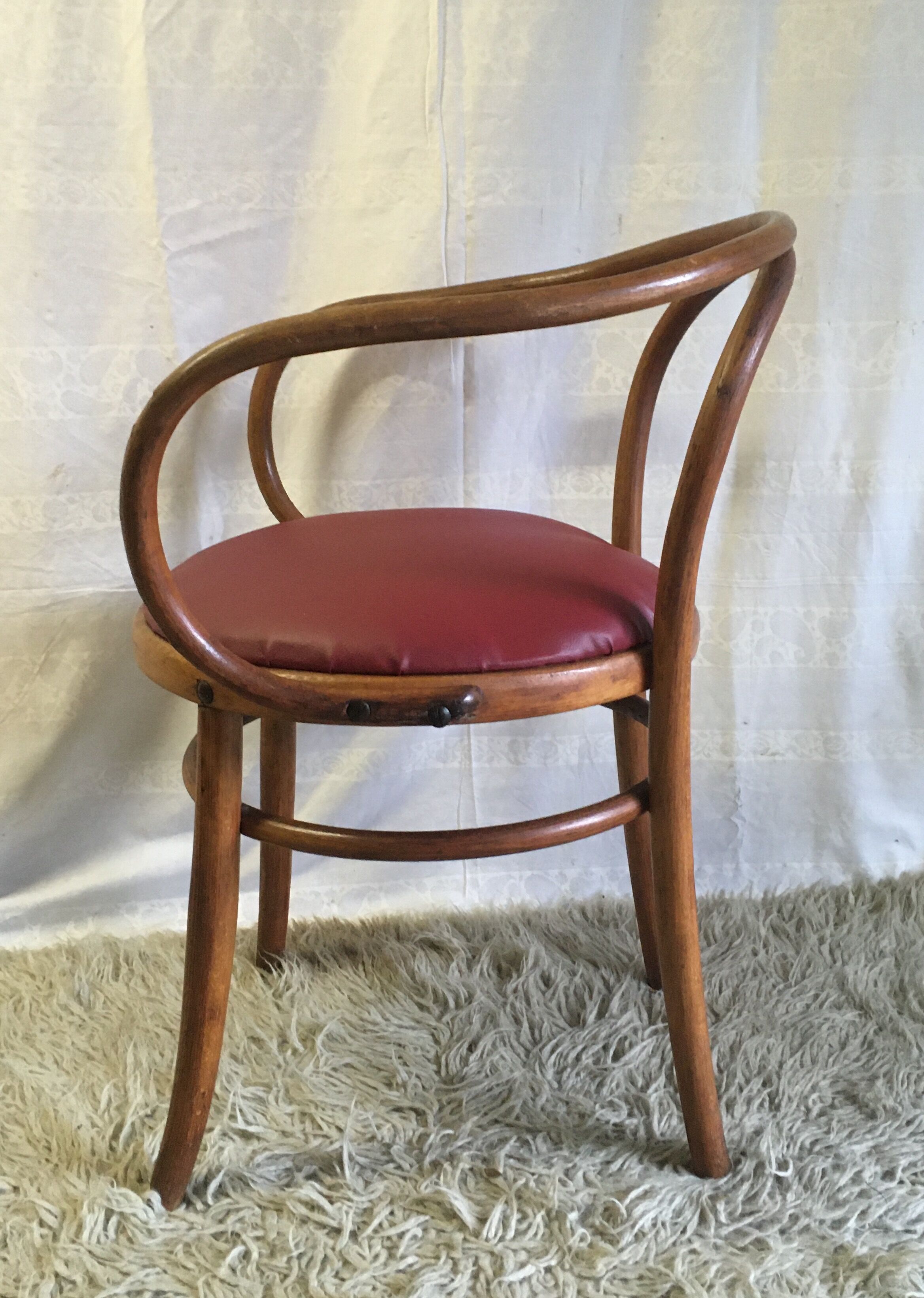 Fauteuil « dit Le Corbusier » par Fischel début XXème