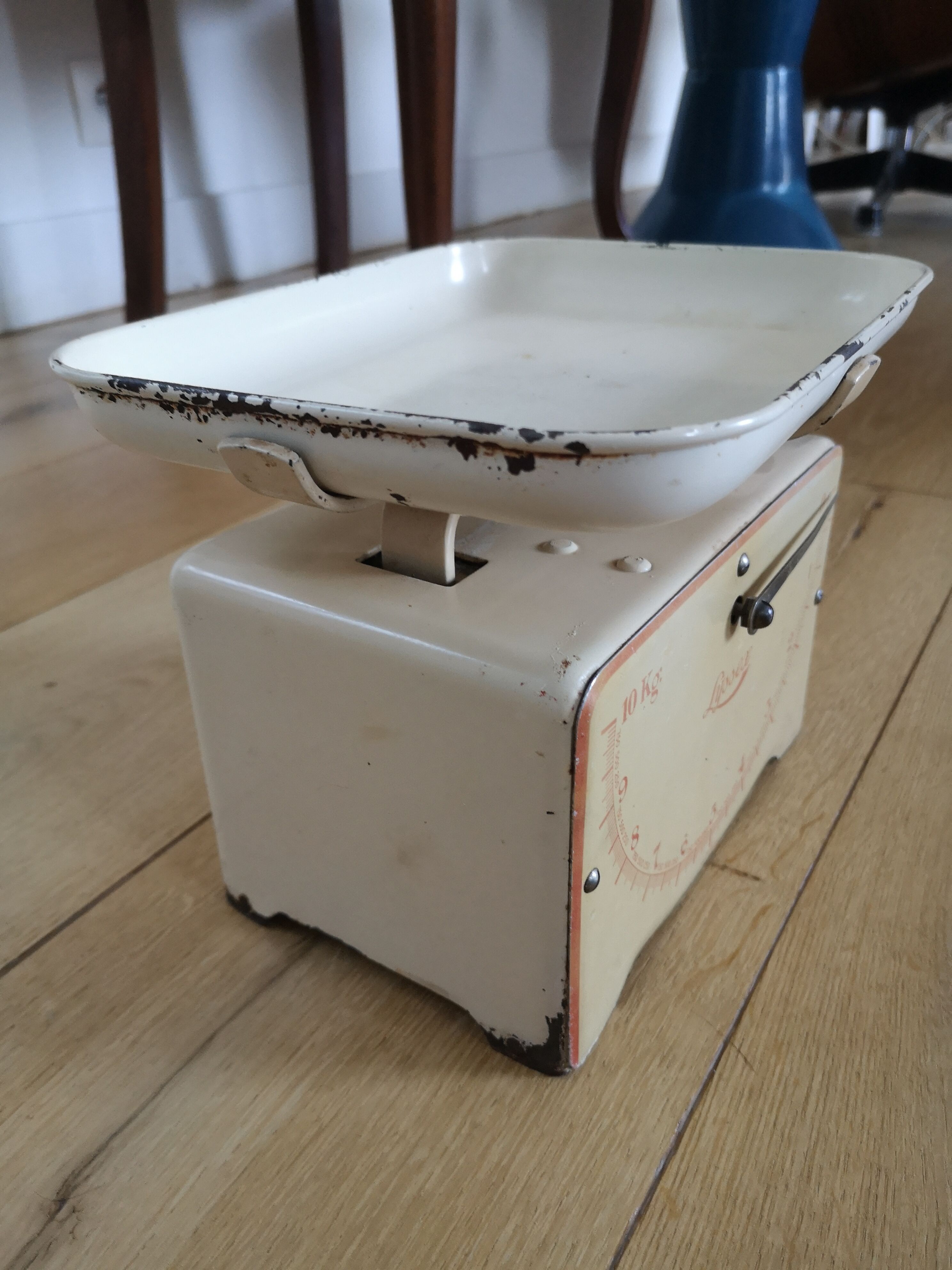 Vintage Swiss Lyssex household scale 10kgs