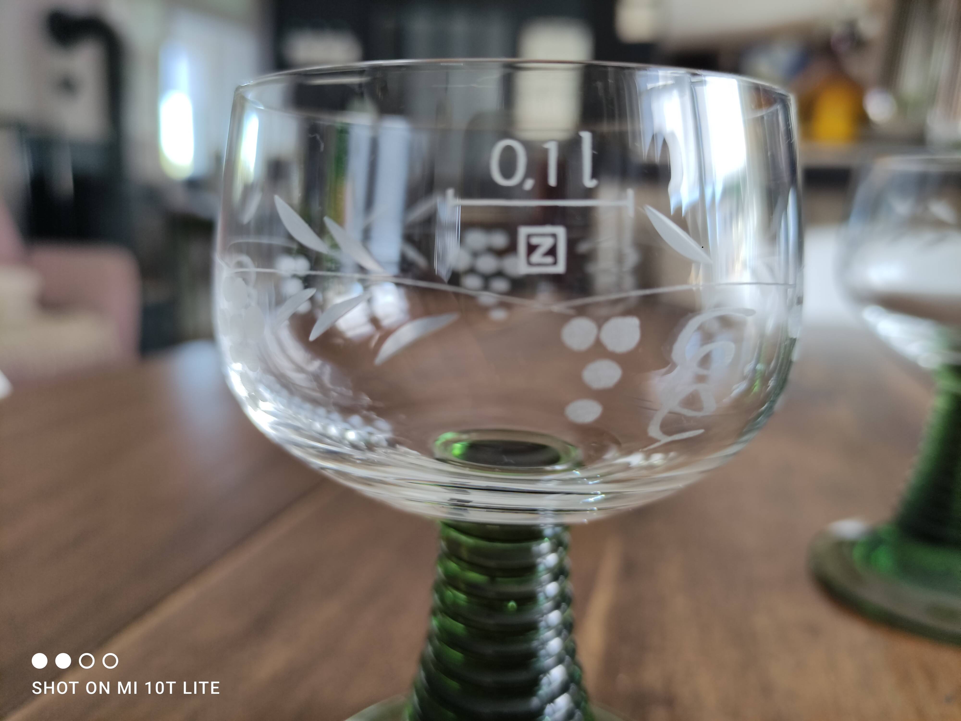 Set of 6 Alsatian wine glasses in chiseled crystal with green turned foot