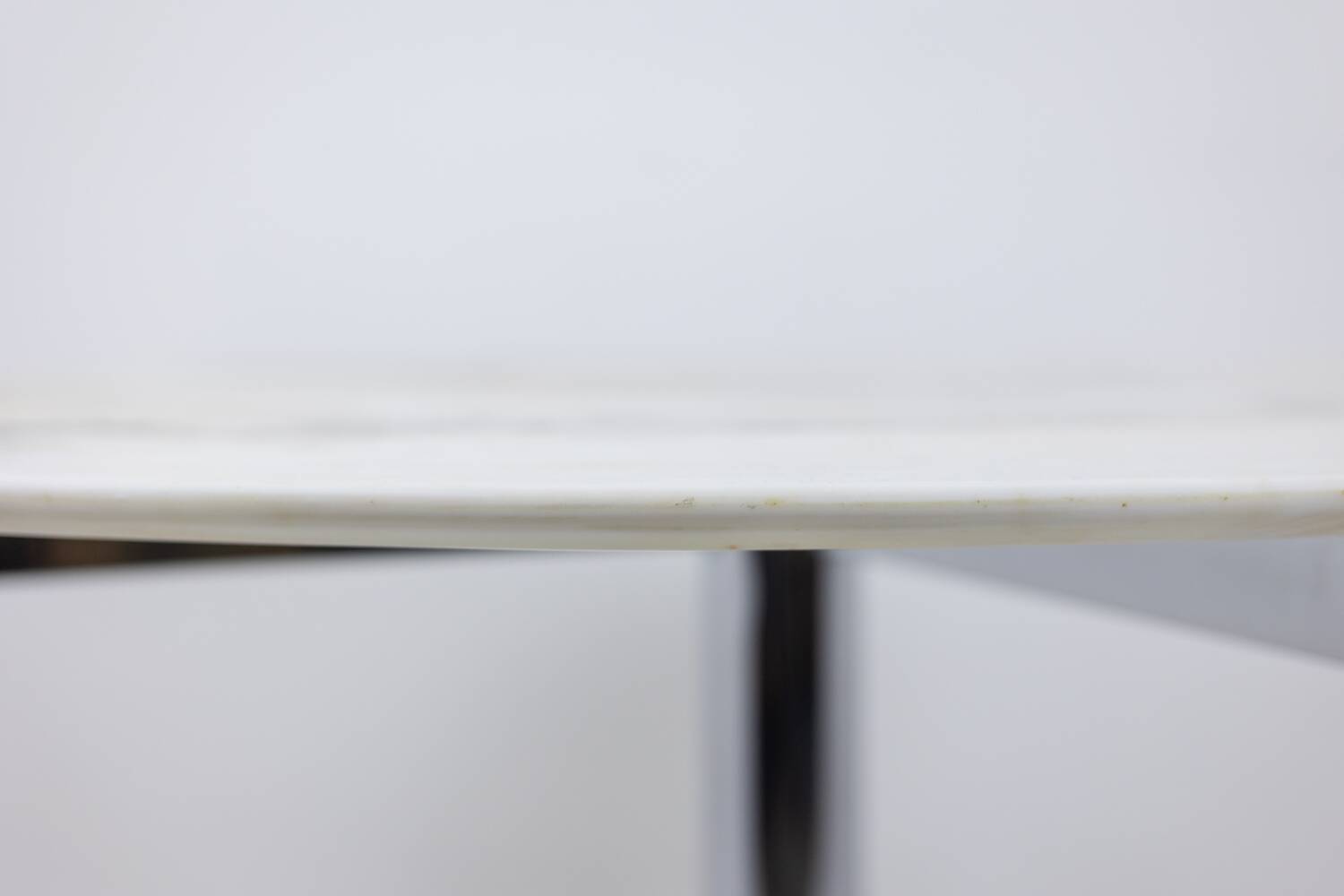 Florence Knoll for Knoll. Marble and chrome metal table. Circa 1960. LS58341208U