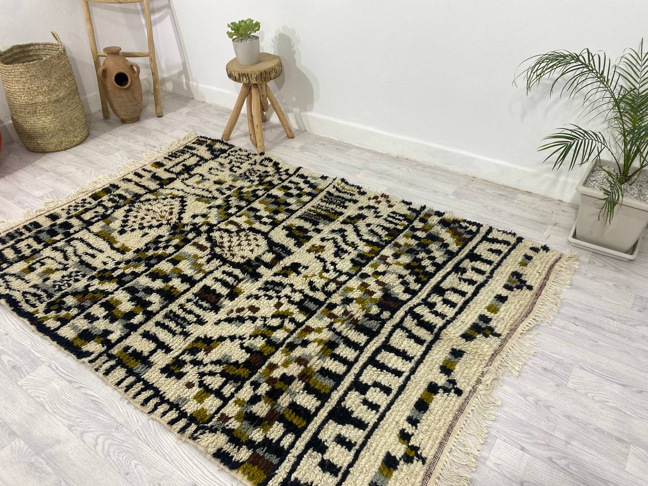 Berber carpet marocain handmade 218 X 154 CM