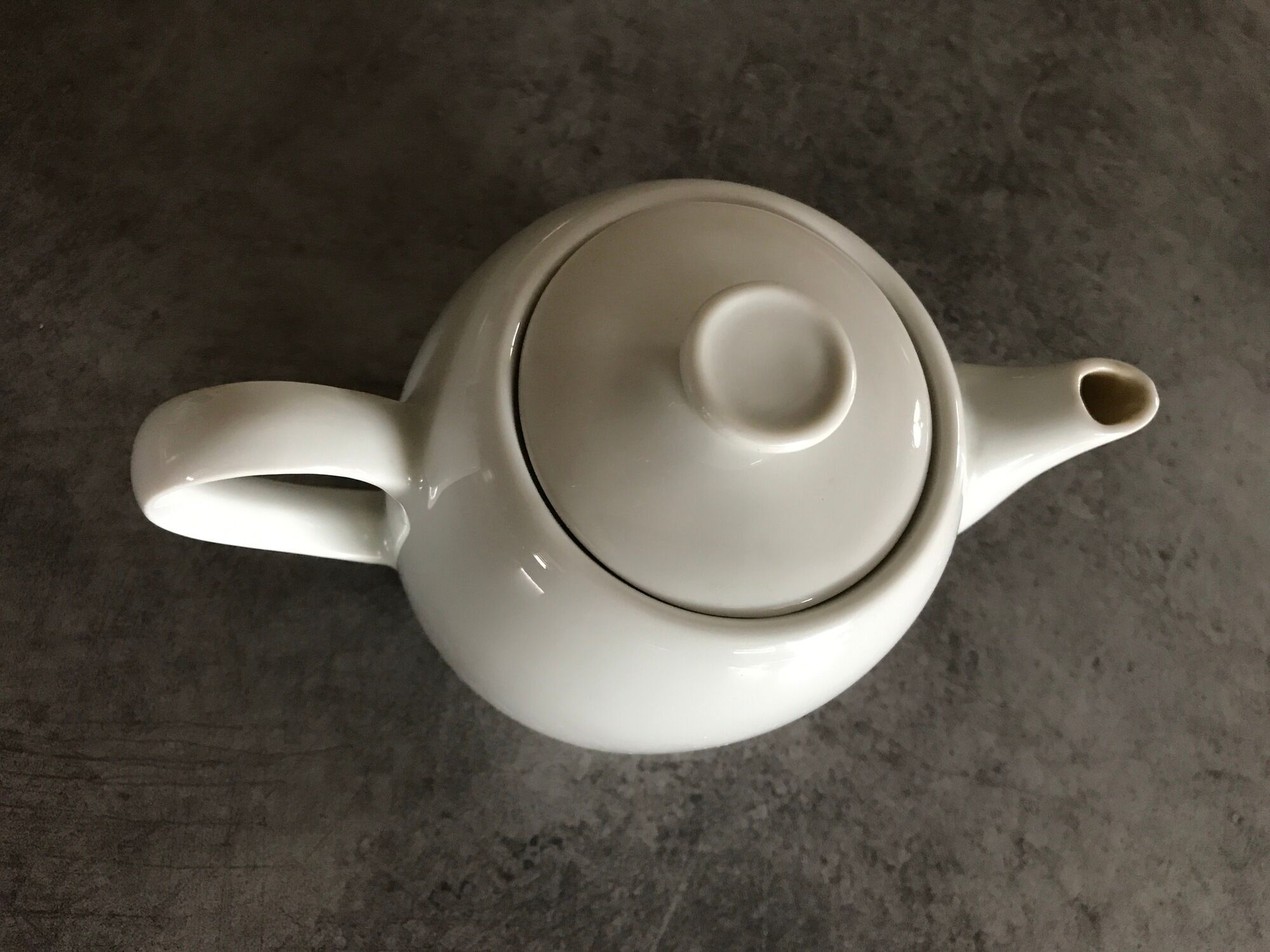 Théière en porcelaine émaillée blanche de Pillivyut  11,5 cm