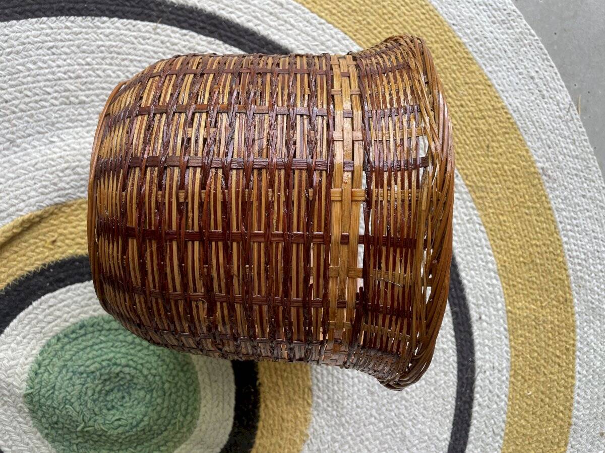 Bicolour wicker basket