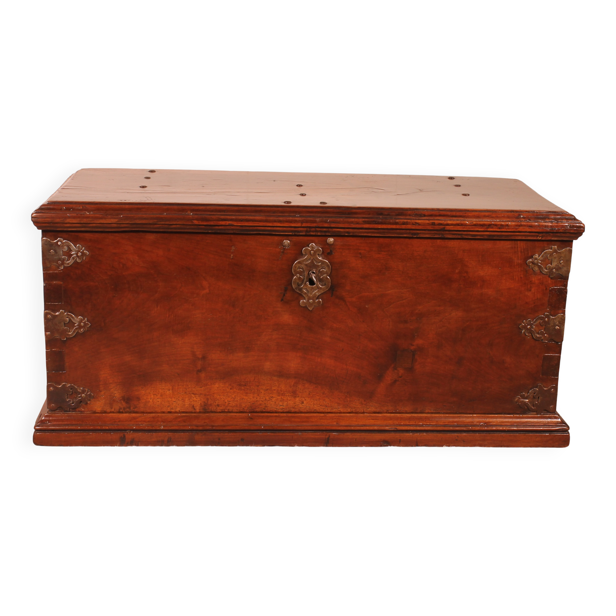 Spanish Renaissance chest in walnut - 16th century
