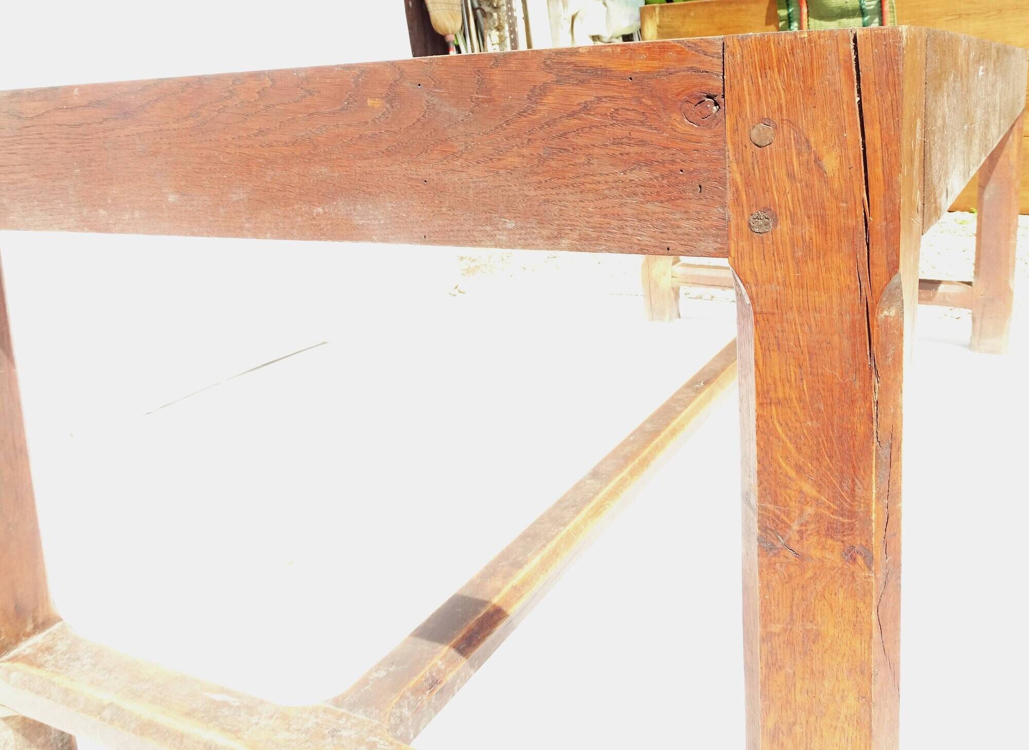 Grande table de ferme ancien en bois massif. 228 x 107.
