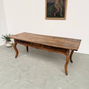 Table, drapière en noyer, XIXème s.
