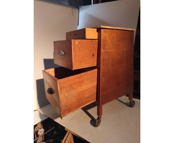 Art Deco bedside on roulette handle shells 1920-30