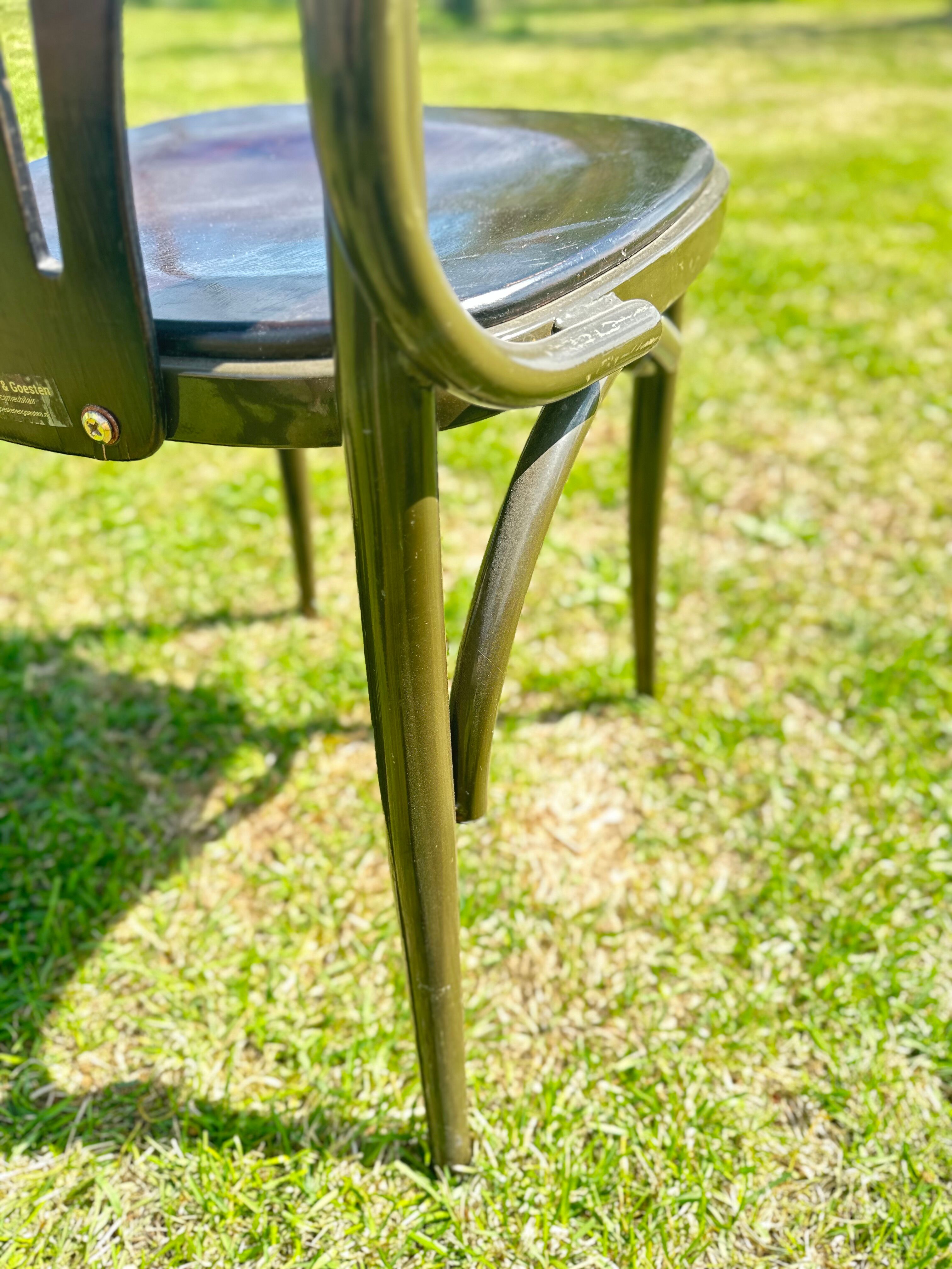 16 Unique Bistro chairs with metal legs
