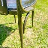 16 Chaises Bistro avec des pieds metal