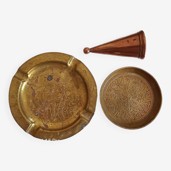 Copper measuring unit + an ashtray + a brass cup