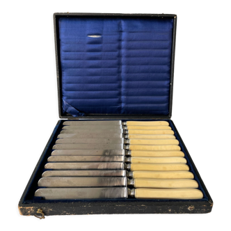 Coffret de 12 couteaux de table XIXème Napoleon III