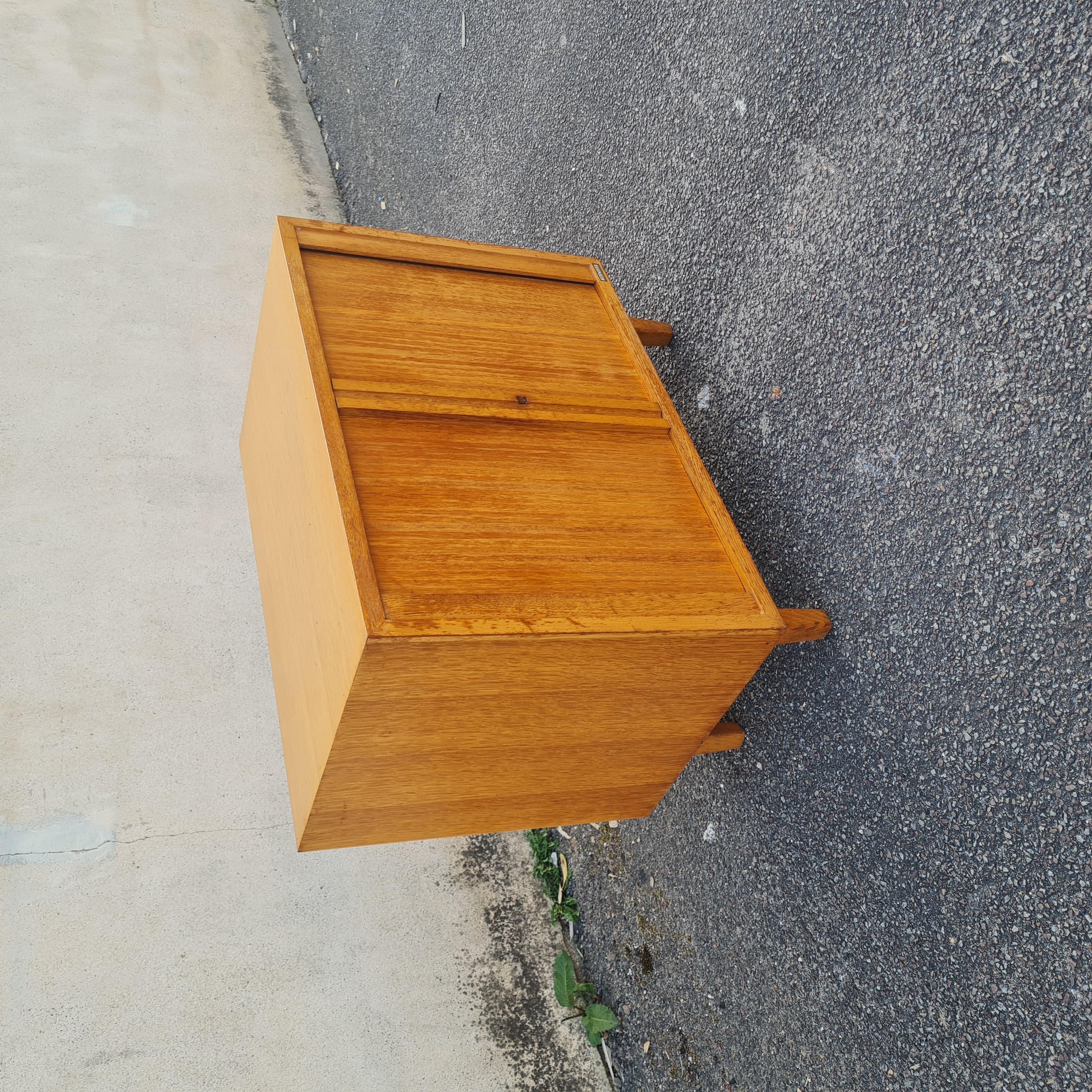 Burwood curtain buffet, 50s