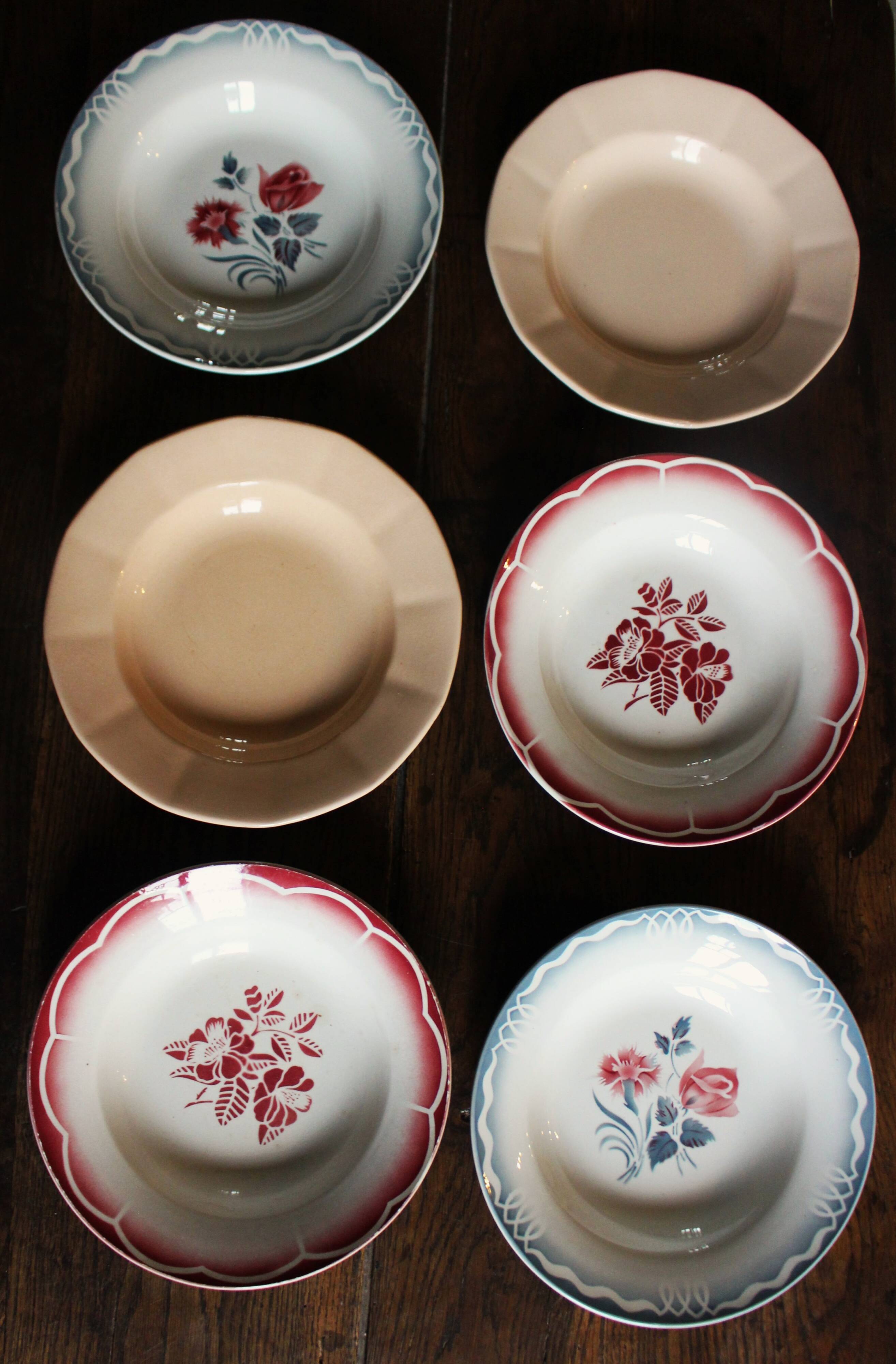 6 mismatched deep plates pairs Digoin Sarreguemines red blue pink