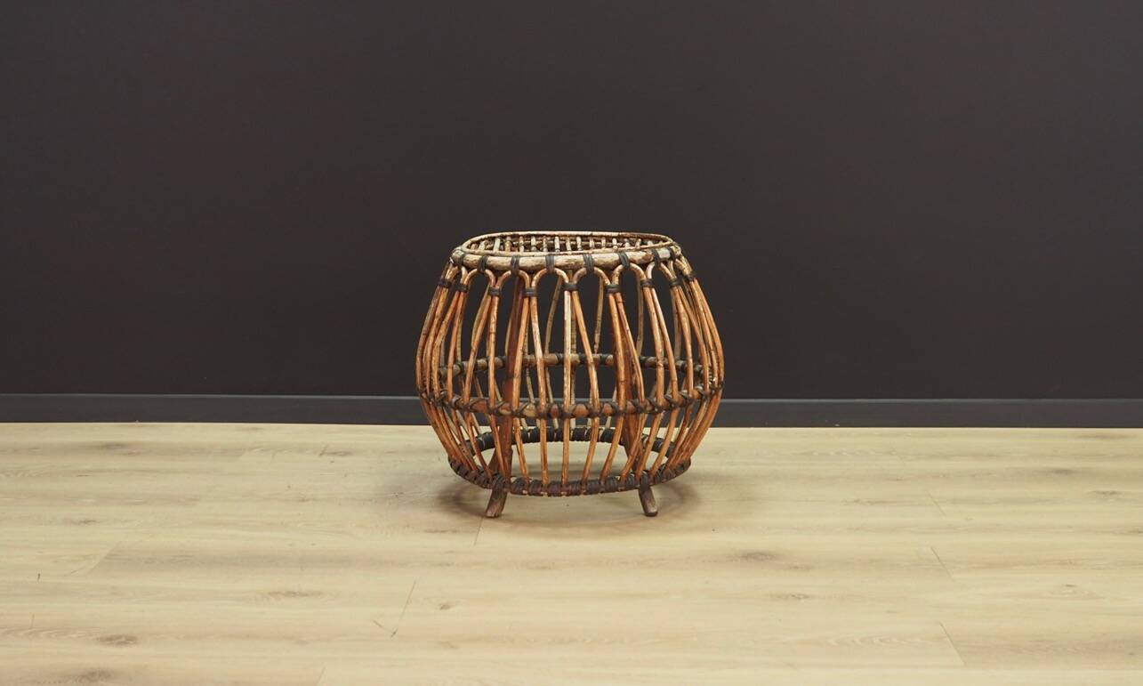 Wooden coffee table, Danish design, 1960s, production: Denmark