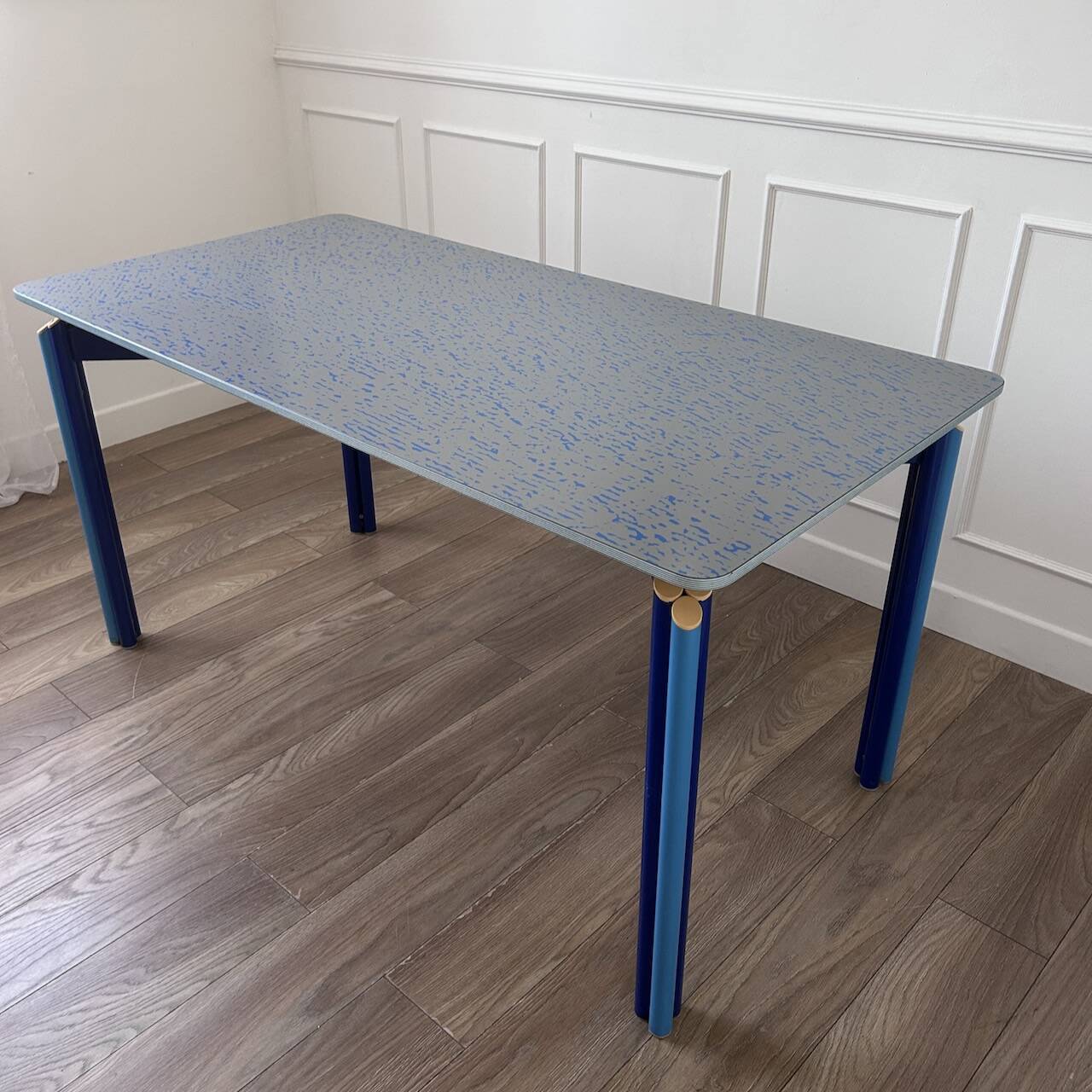 Table or desk from the 80s