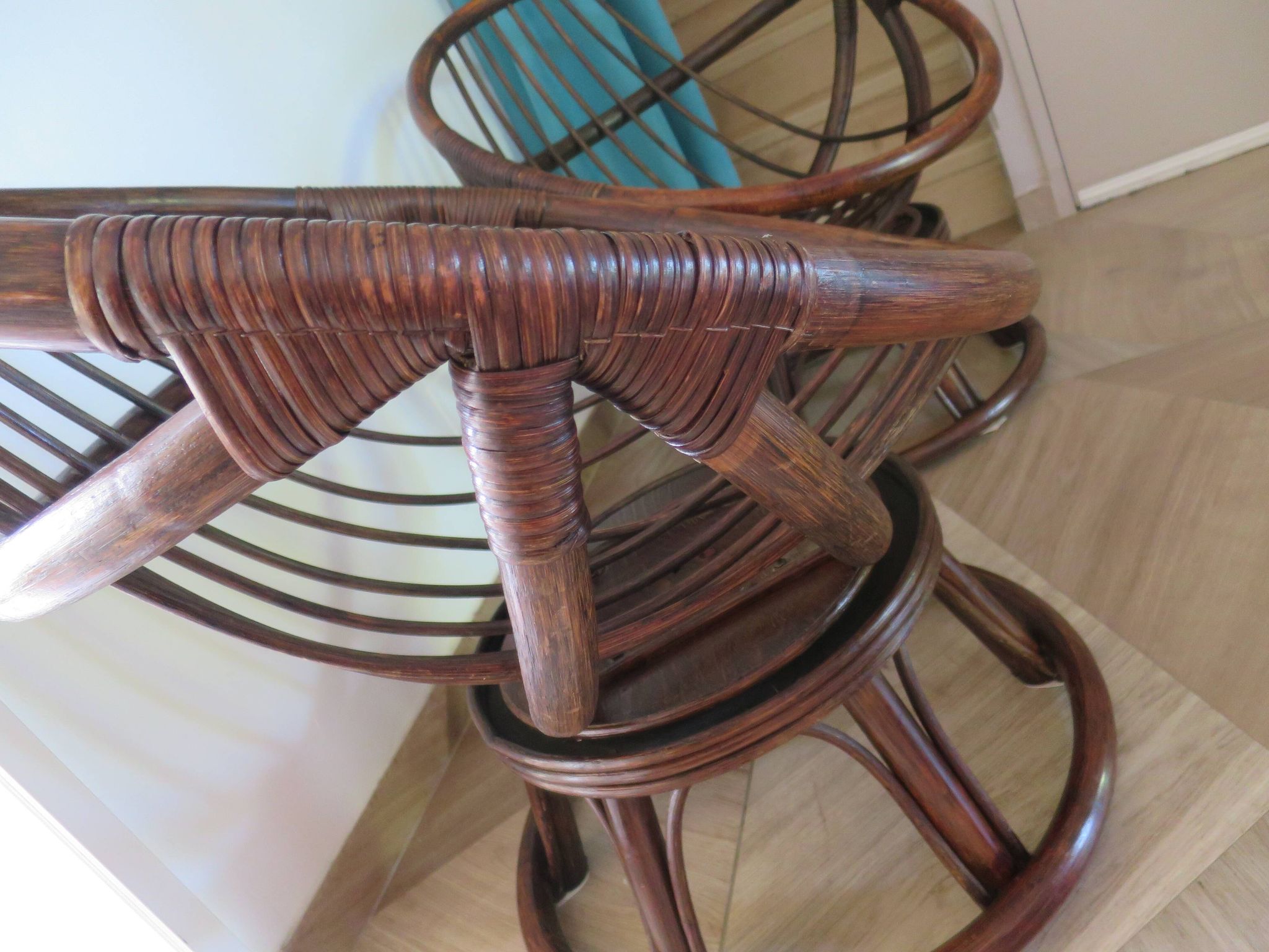 Vintage set of 2 swivel chairs in bamboo and rattan - Papasan shape