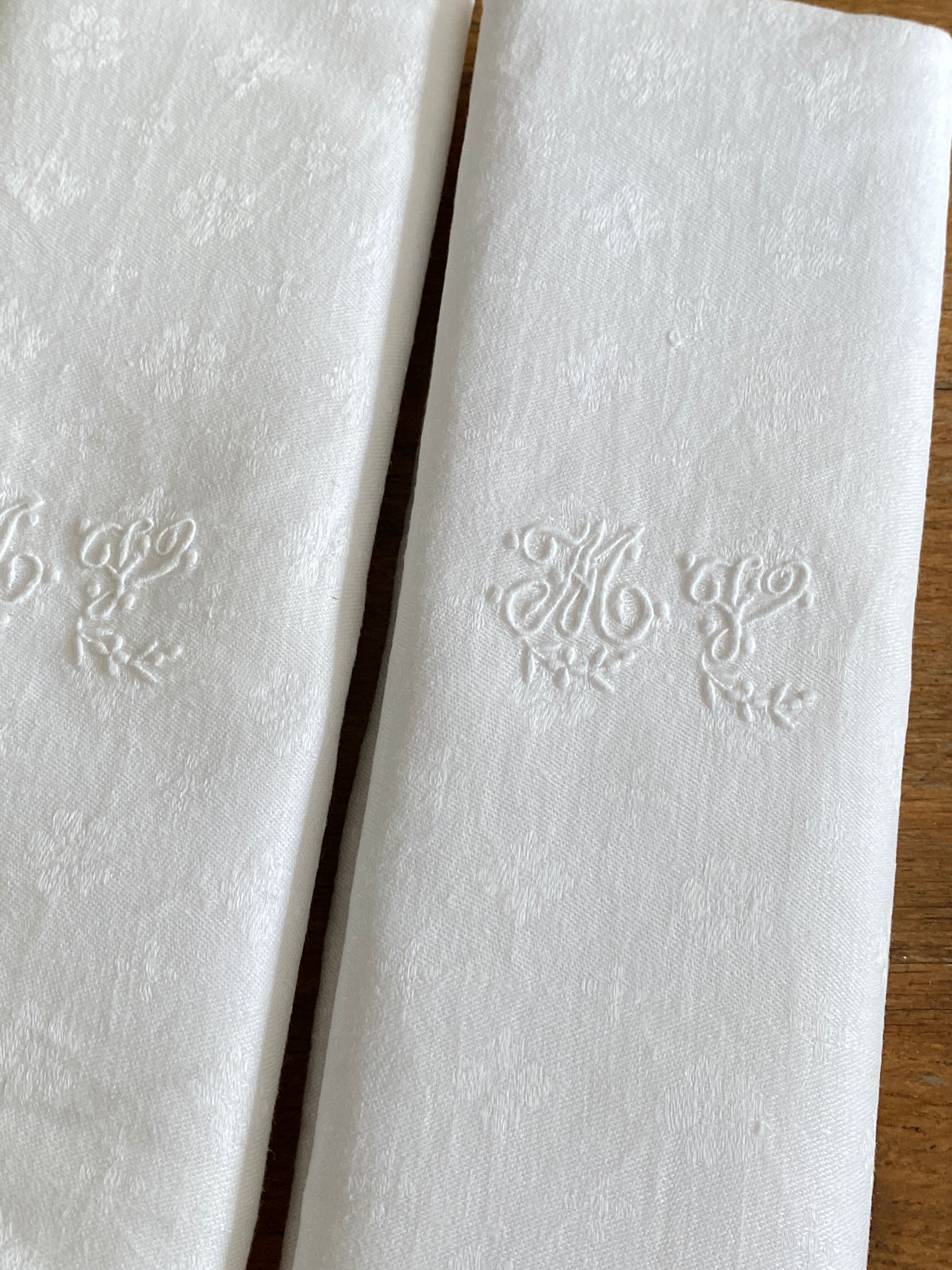 Set of 2 old napkins