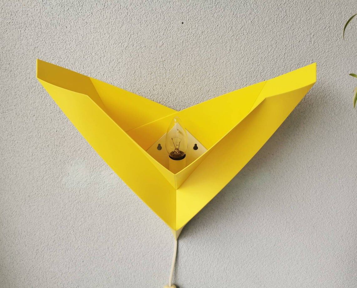 Ikea 90s yellow plastic applicator