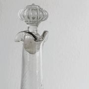 Carafe en verre soufflé torsadé avec bouchon
