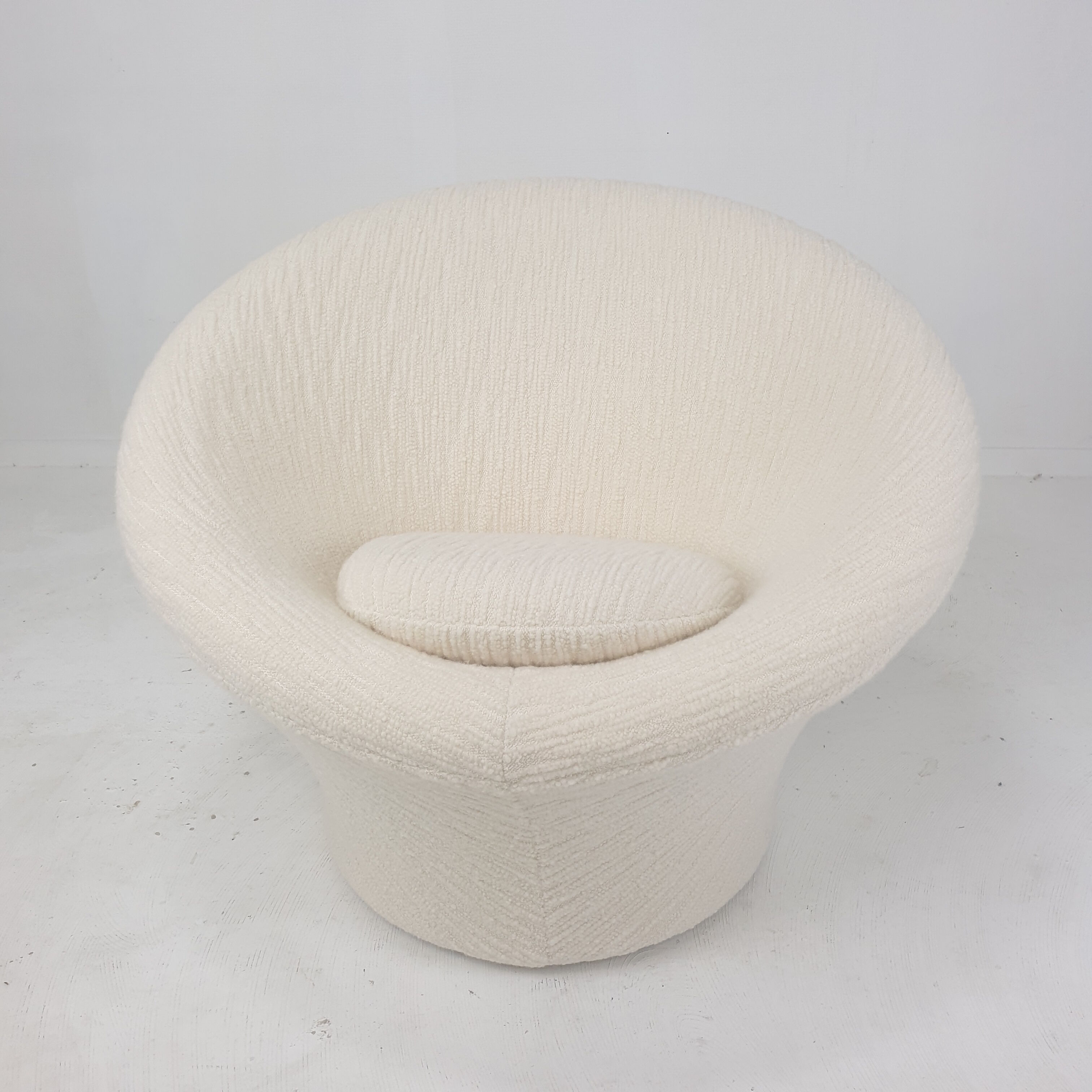 Set of 2 Mushroom armchairs by Pierre Paulin for Artifort