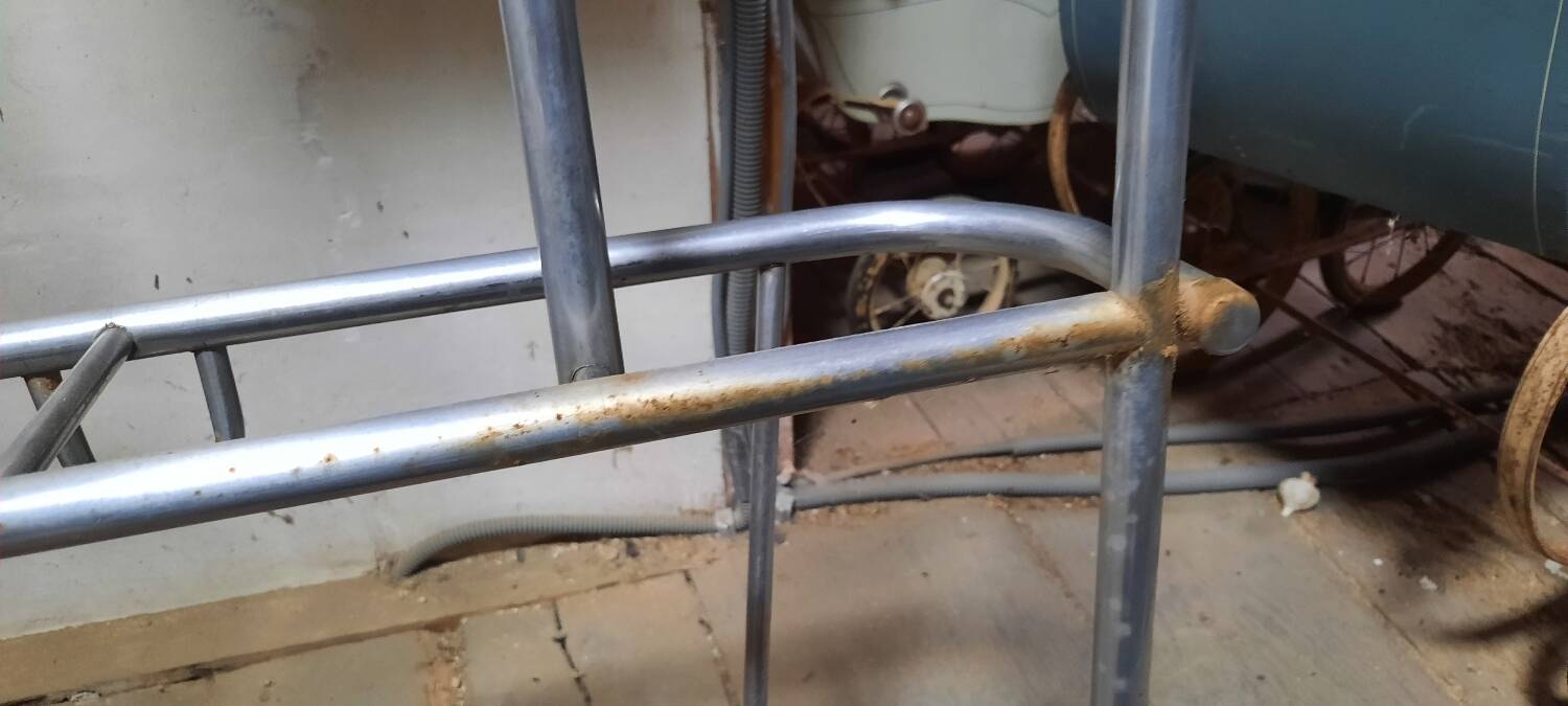 Aluminum floor coat rack