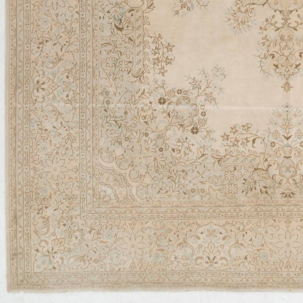 One-of-a-kind Vintage Wool Area Rug. Handmade Turkish Large Carpet for Farmhouse & Country Style Decoration